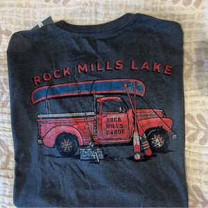 🍀 New G.H. Bass & Co vintage truck tee